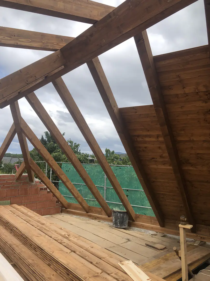 cubierta-madera-pizarra-obra-civil-obra-residencial